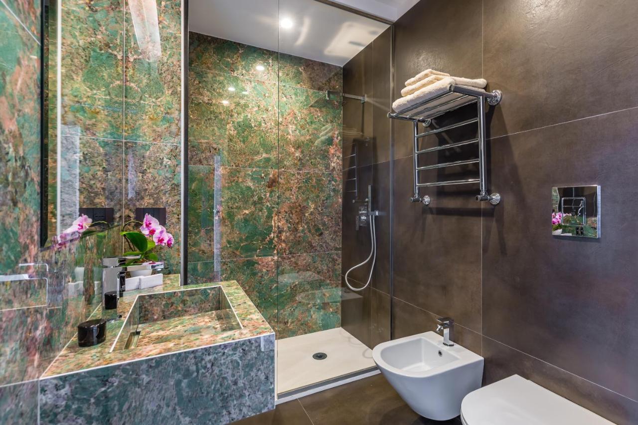 Dei Martiri Suite Napoli Bagian luar foto